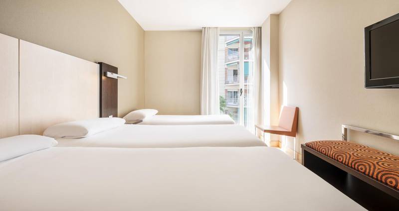  Hotel ILUNION Auditori Barcelona