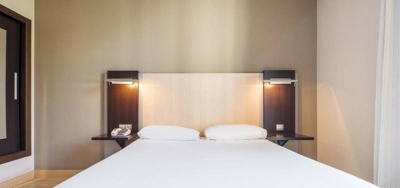  Hotel ILUNION Auditori Barcelona